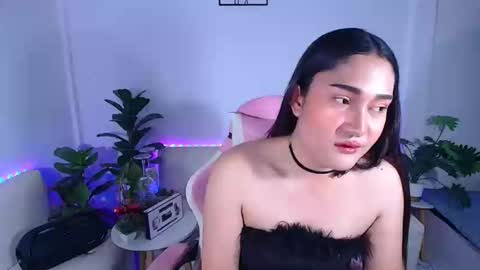 Ploysai online show from 4, 10, 2025