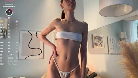 Snapshot of plsbemydaddy_ chatting on 4, 4, 2026 Amelie online show from 4, 4, 2026