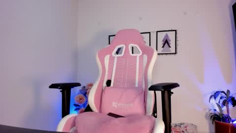 Snapshot of pocahontas_sensual chatting on 22, 11, 2025 Jasmine online show from 22, 11, 2025