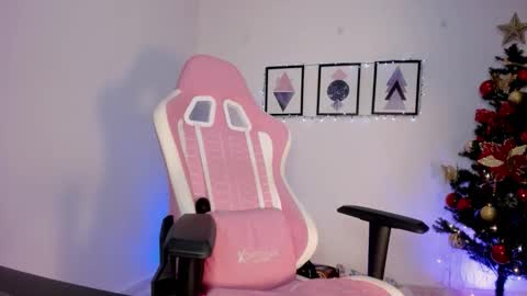 Snapshot of pocahontas_sensual chatting on 14, 12, 2025 Jasmine online show from 14, 12, 2025