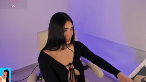 im vane Model Independet online show from 8, 3, 2026