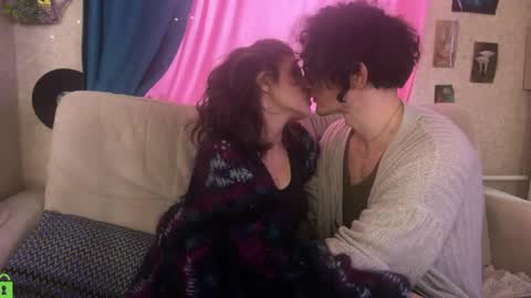 Snapshot of pocket_lovers chatting on 16, 5, 2026 Cute Sofia and Handsome Richy online show from 16, 5, 2026