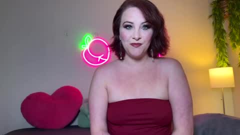 Snapshot of poisonedpeach chatting on 5, 7, 2026 Jenna online show from 5, 7, 2026