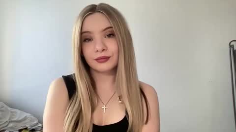 Snapshot of polishangel222 chatting on 27, 4, 2026 polishangel222 online show from 27, 4, 2026