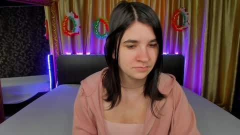 Polly online show from 6, 4, 2026