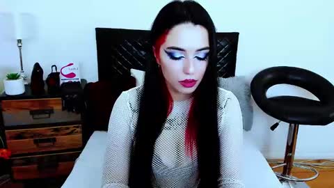 Snapshot of pollyflowers chatting on 16, 12, 2024 Polly online show from 16, 12, 2024