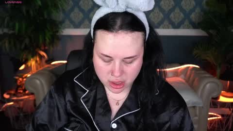 Polly online show from 6, 4, 2026