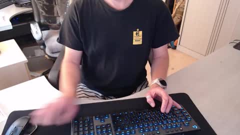 Snapshot of poodledude chatting on 27, 10, 2025 Dave online show from 27, 10, 2025