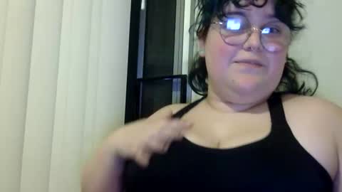 Snapshot of poodlemischief99 chatting on 13, 11, 2025 poodlemischief99 online show from 13, 11, 2025