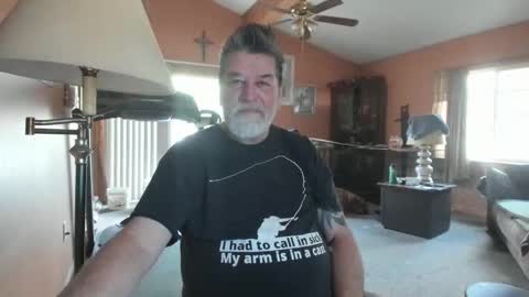 Snapshot of popcorn_peanut chatting on 15, 11, 2025 xoxo online show from 15, 11, 2025