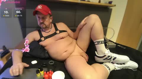 Snapshot of poppersbator73 chatting on 9, 3, 2025 poppersbator73 online show from 9, 3, 2025