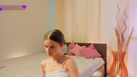 Snapshot of poppetbambi chatting on 17, 5, 2026 Olivia online show from 17, 5, 2026