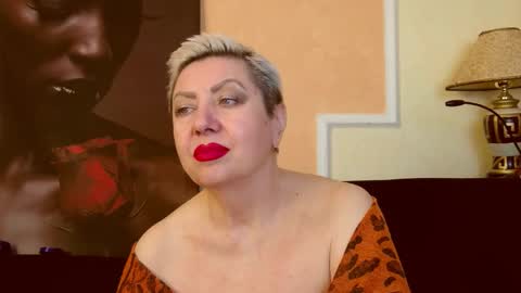 Snapshot of posh_lady chatting on 12, 11, 2025 LADY POSH online show from 12, 11, 2025