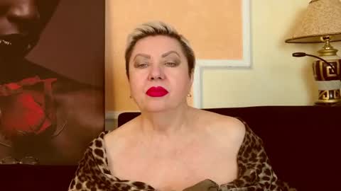 Snapshot of posh_lady chatting on 19, 6, 2026 LADY POSH online show from 19, 6, 2026