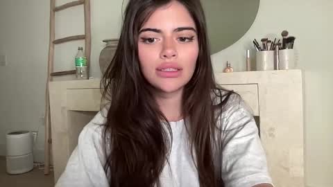 Selena online show from 5, 2, 2026