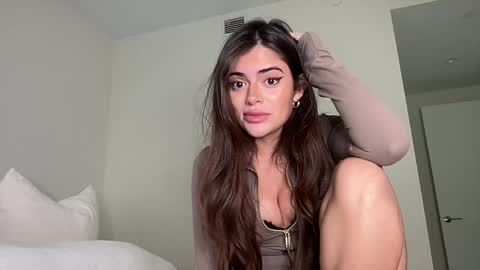 Selena online show from 9, 4, 2026