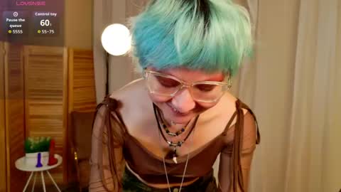 Snapshot of powderofgun chatting on 21, 4, 2026 powderofgun online show from 21, 4, 2026