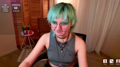 Snapshot of powderofgun chatting on 27, 4, 2026 powderofgun online show from 27, 4, 2026