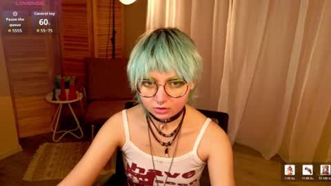 Snapshot of powderofgun chatting on 5, 5, 2026 powderofgun online show from 5, 5, 2026