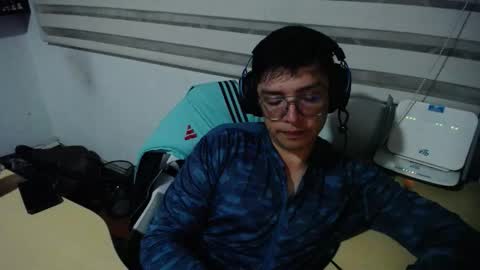 powerfulzeus2 online show from 2, 12, 2025