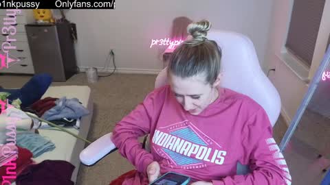 Snapshot of pr3ttyp1nkpussy chatting on 15, 1, 2025 Evangeline Eva Darling online show from 15, 1, 2025