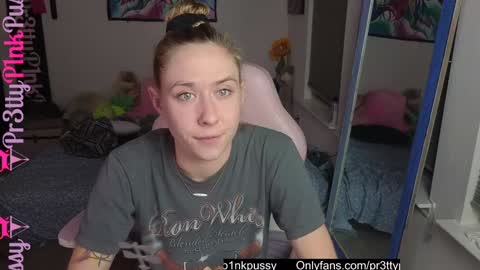 Snapshot of pr3ttyp1nkpussy chatting on 10, 9, 2025 Evangeline Eva Darling online show from 10, 9, 2025