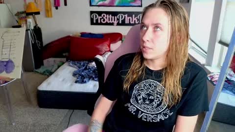 Snapshot of pr3ttyp1nkpussy chatting on 25, 2, 2026 Evangeline Eva Darling online show from 25, 2, 2026
