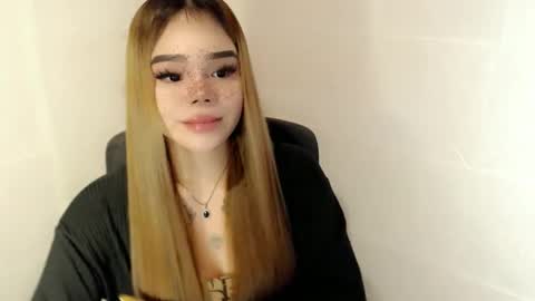 MAXXINE online show from 2, 4, 2026