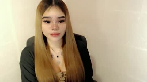 MAXXINE online show from 25, 4, 2026