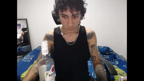 Snapshot of present_the_magic chatting on 28, 5, 2026 Plux online show from 28, 5, 2026