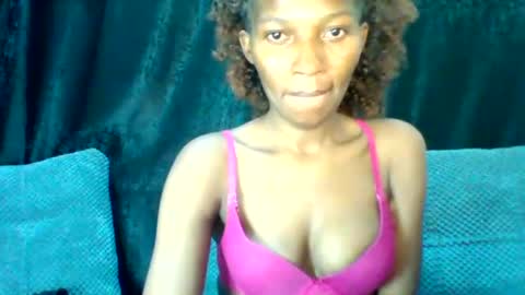 Snapshot of prettie_petitee chatting on 14, 7, 2026 prettie_petitee online show from 14, 7, 2026