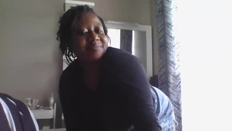 Snapshot of pretty_bums chatting on 2, 3, 2025 chichi online show from 2, 3, 2025