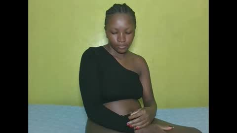 Snapshot of pretty_ebony2 chatting on 22, 3, 2026 Anne online show from 22, 3, 2026
