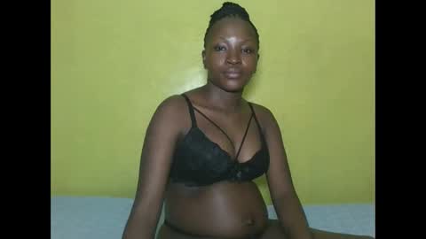 Snapshot of pretty_ebony2 chatting on 1, 4, 2026 Anne online show from 1, 4, 2026