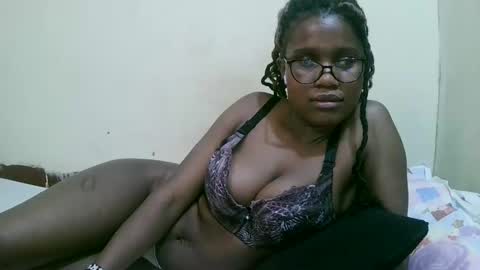 Snapshot of pretty_mellan chatting on 17, 2, 2025 pretty_mellan online show from 17, 2, 2025