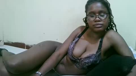 Snapshot of pretty_mellan chatting on 17, 2, 2025 pretty_mellan online show from 17, 2, 2025