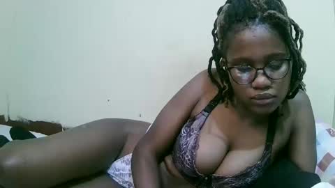 Snapshot of pretty_mellan chatting on 18, 2, 2025 pretty_mellan online show from 18, 2, 2025