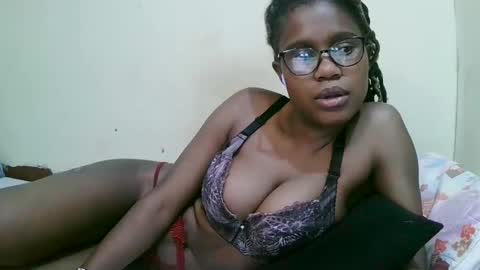 Snapshot of pretty_mellan chatting on 6, 3, 2025 pretty_mellan online show from 6, 3, 2025