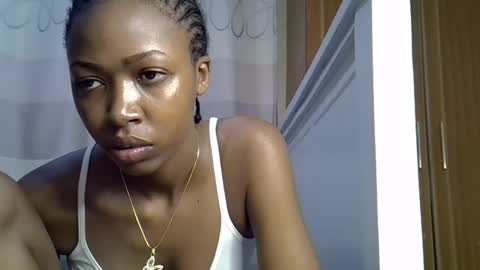 Snapshot of pretty_petite24 chatting on 31, 12, 2024 pretty_petite24 online show from 31, 12, 2024