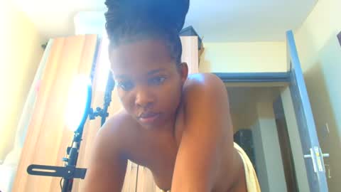 Snapshot of pretty_pussy2 chatting on 9, 8, 2026 Essy online show from 9, 8, 2026