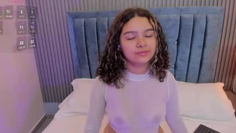 Snapshot of pretty_sunlight_ chatting on 4, 6, 2026 Daisy Flower online show from 4, 6, 2026