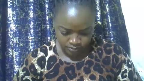 pretty_vall online show from 13, 10, 2025