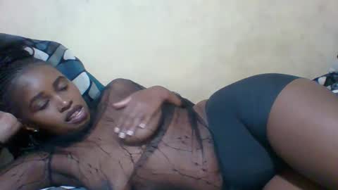Snapshot of prettycarl_2 chatting on 17, 1, 2025 prettycarl_2 online show from 17, 1, 2025