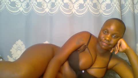 Snapshot of prettydarkskin002 chatting on 18, 4, 2026 SHANIA online show from 18, 4, 2026