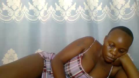 Snapshot of prettydarkskin002 chatting on 4, 5, 2026 SHANIA online show from 4, 5, 2026