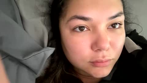 prettylatinamomma01 online show from 28, 11, 2025