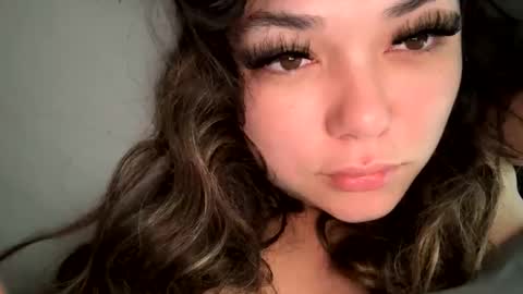 prettylatinamomma01 online show from 3, 12, 2025