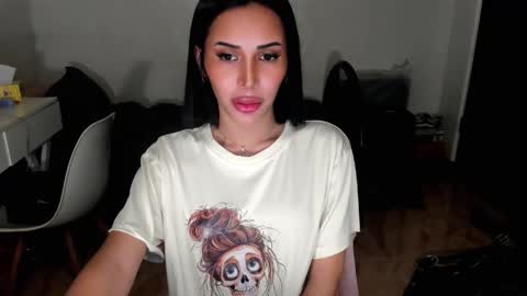Snapshot of prettylittlesuckerr chatting on 21, 9, 2025 Jovill Mays online show from 21, 9, 2025