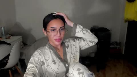 Snapshot of prettylittlesuckerr chatting on 3, 10, 2025 Jovill Mays online show from 3, 10, 2025