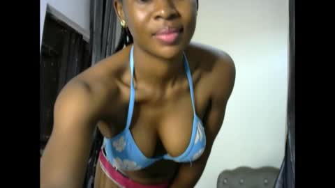 Snapshot of prettylove5 chatting on 24, 9, 2025 evelyn online show from 24, 9, 2025